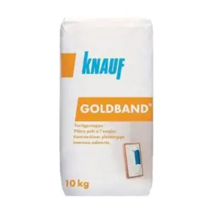 En 10 kg pose af gips med mærket KNAUF Goldband, beregnet til færdigpudsning og beliggende mod en hvid baggrund.